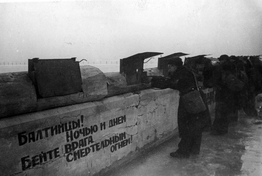 кронштадт в вов 1941-1945. кронштадт великая отечественная. якорная площадь в кронштадте 1917 год. кронштадт 1941 год. кронштадт 1941 год.