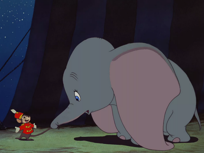Кадр из мультфильма "Дамбо"