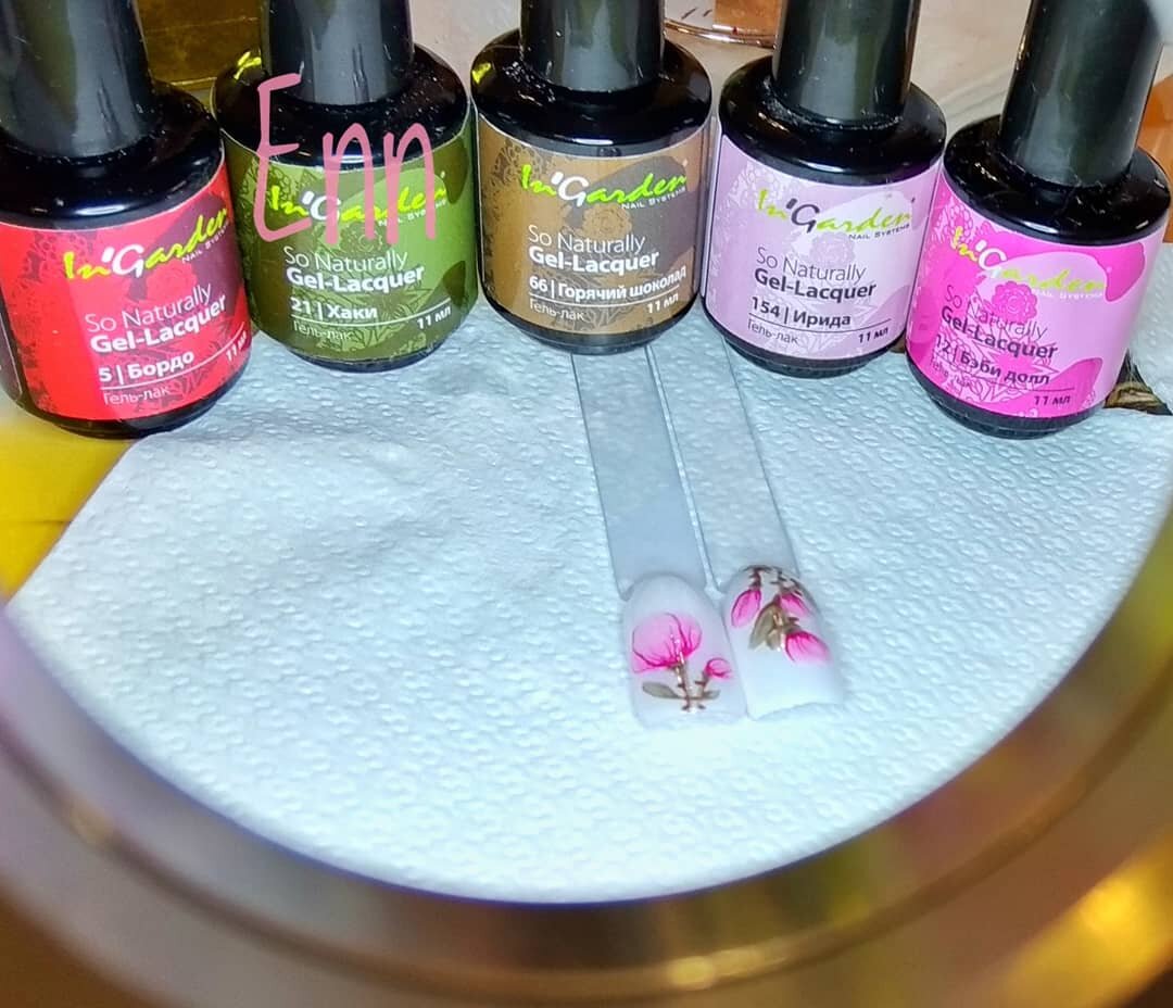 Цвета, которые использовала для розовых цветов.