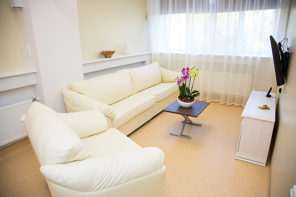 Примерно так выглядела комната отдыха (снимать в самом роддоме запрещено, поэтому картинка тоже из интернета по словам жены)