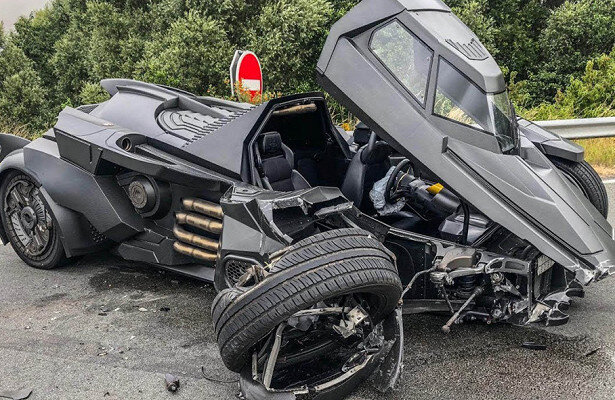 Источник: https://auto.rambler.ru/roadaccidents/42535150-betmobil-za-78-millionov-rubley-razbili-v-dtp/?utm_source=head&utm_campaign=self_promo&utm_medium=news&utm_content=news