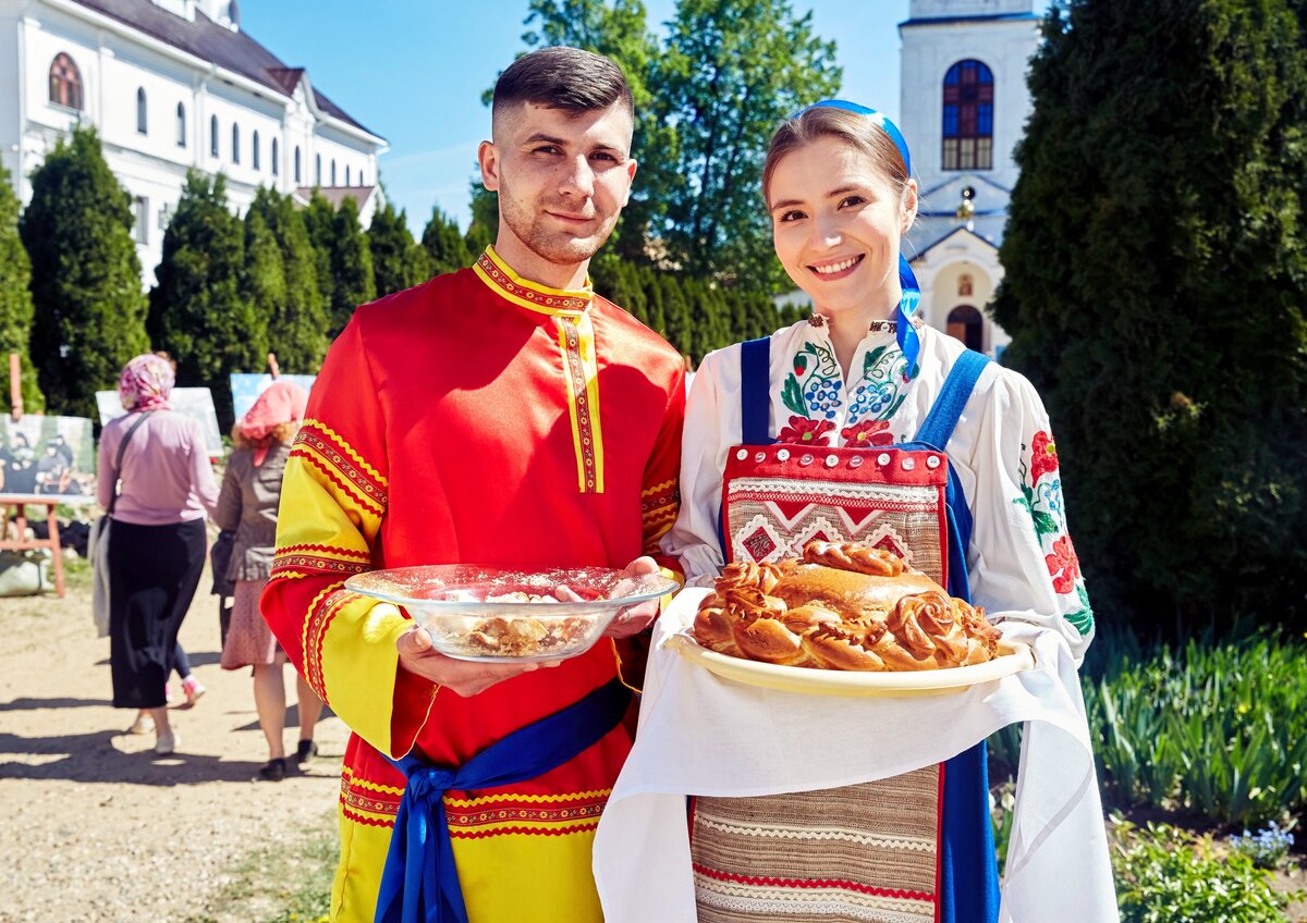 Туризм и гостеприимство. Фестиваль гостеприимства хлеб да соль. Встреча с хлебом и солью. Хлеб соль встреча гостей. Русское гостеприимство.