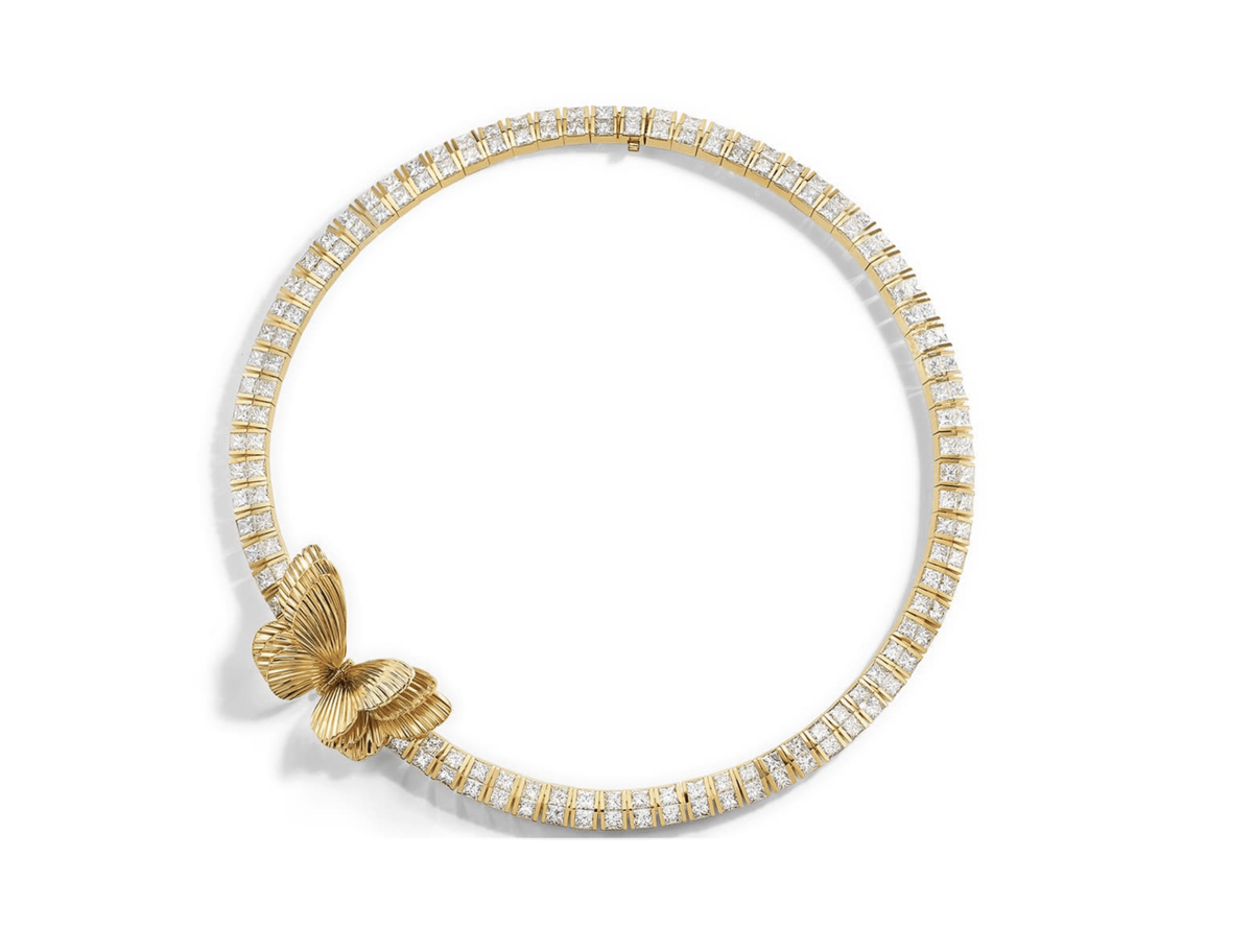 Чокер с бриллиантами и золотой бабочкой от Tiffany&Co. Cтатьи выходят каждый день после 18:00 по мск. Источник фото: tiffany.сom