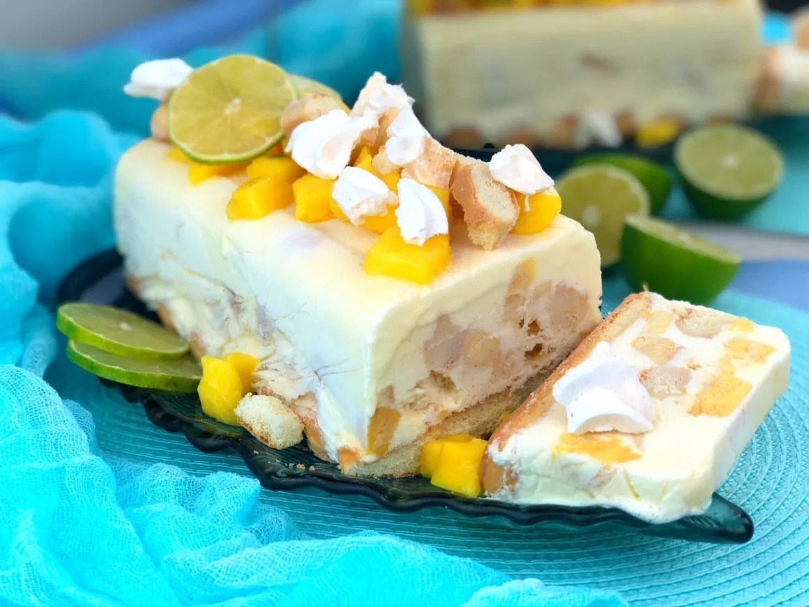 Семифредо с безе и манго