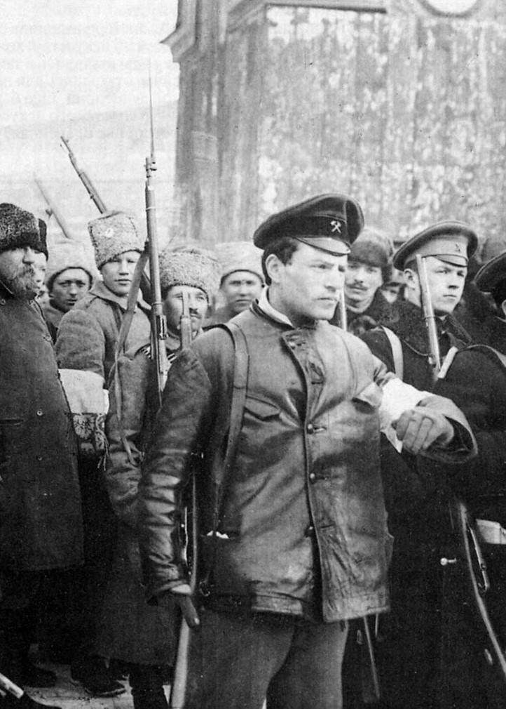 Источник изображения: https://upload.wikimedia.org/wikipedia/commons/f/f9/Patrol_of_the_October_revolution.jpg