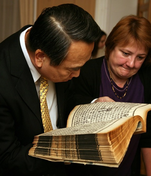 https://olden.rsl.ru/dataphotos/c/c3/c39dd8f7fdfe0a6cb495910174f746d6.jpg