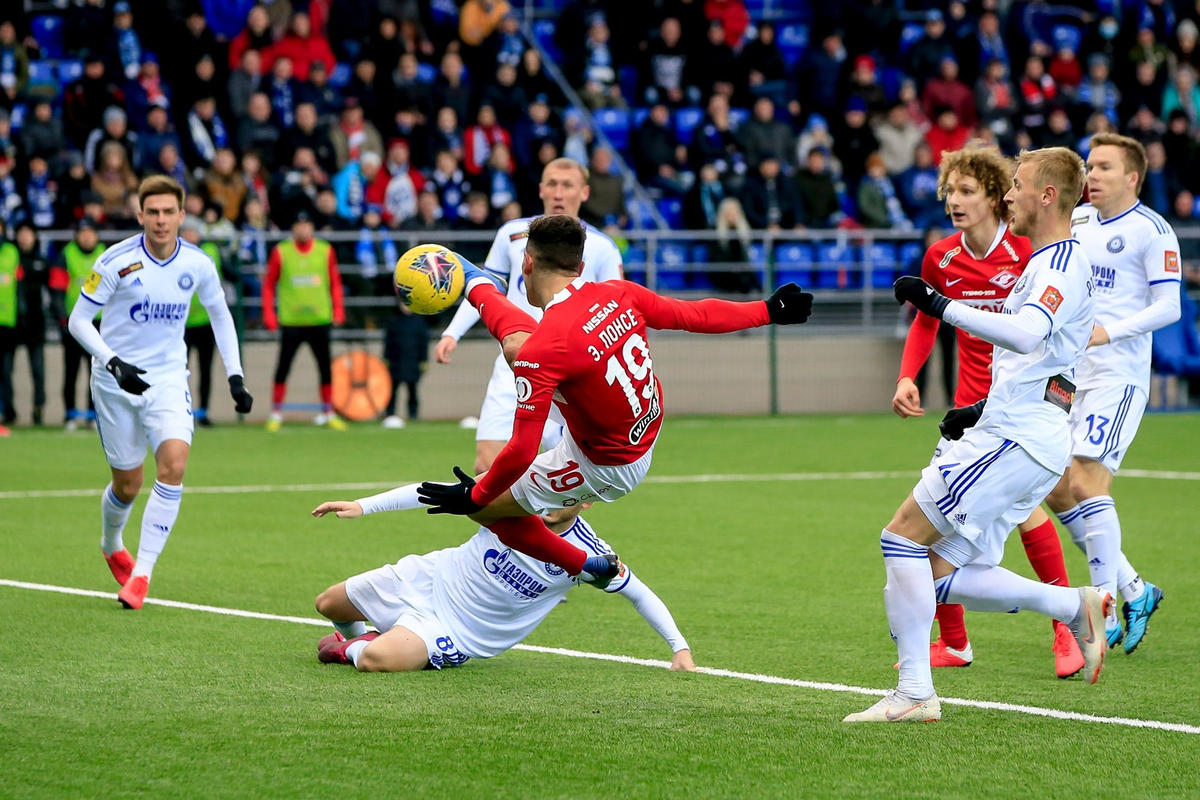 Гол в раздевалку от Понсе