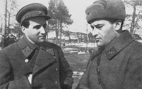 Константин Симонов и Евгений Петров. 1942 год.