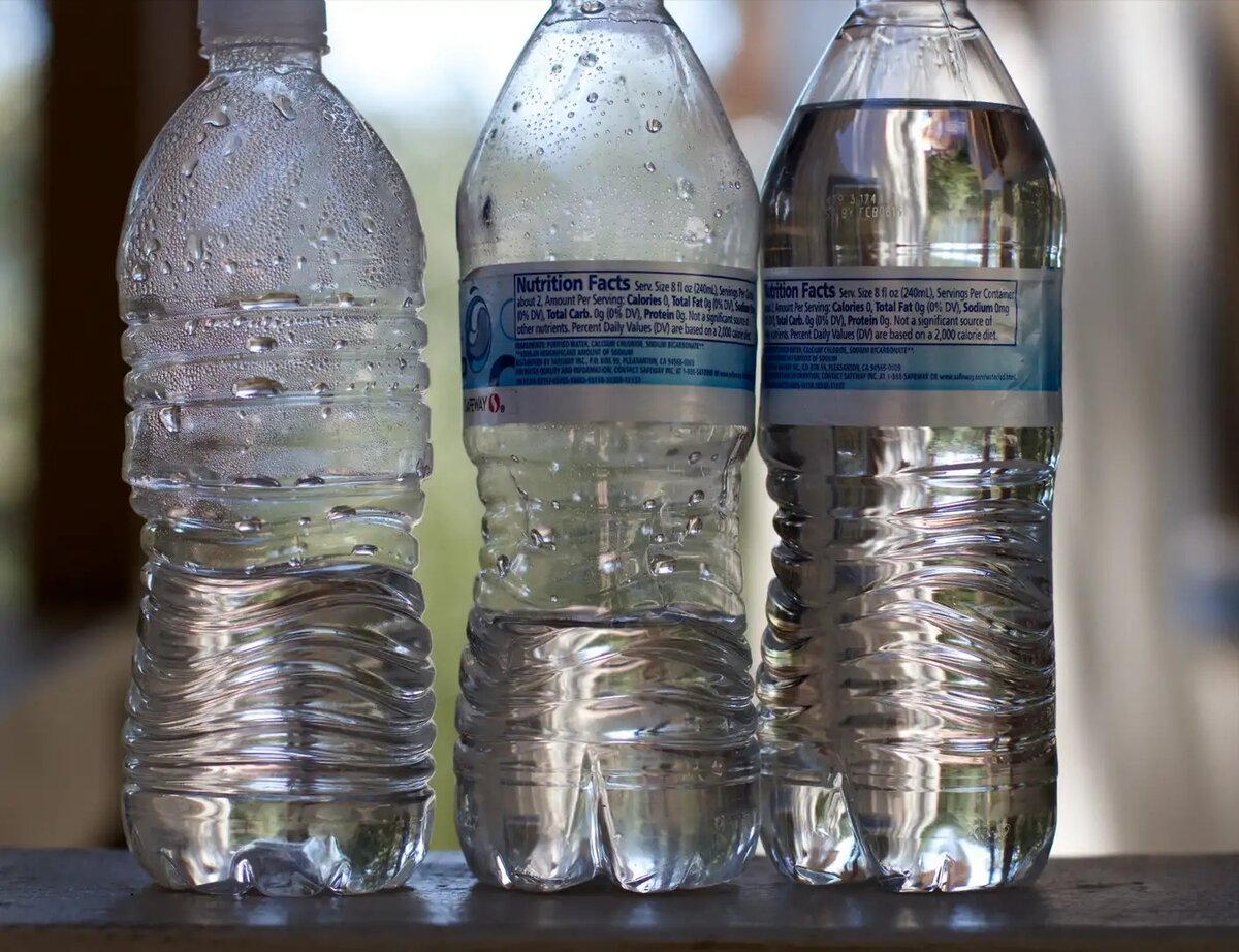 минералка после. минеральные воды. минералка после. холодная минеральная вода. питье минеральных вод.