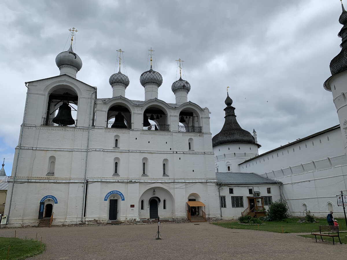 Звонница Успенского собора в Ростове Великом. Все фото в статье сделаны лично автором