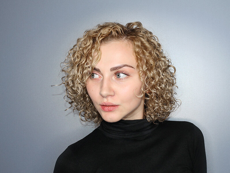 Кудри хауз отзывы. Парикмахерская для кудрявых волос. Салон для кудрявых. Парикмахерская для кудрявых волос Москва. Парикмахерские для кудрявых волос Москва.