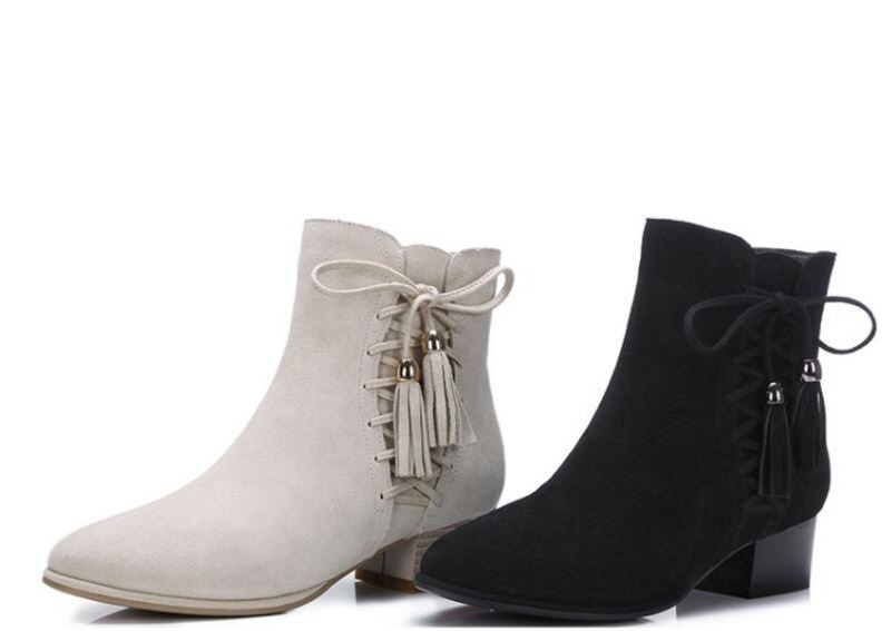 Anis ботильоны q5404. Женские ботинки на низком каблуке. Ботильоны на низком каблуке. Ботильоны на невысоком каблуке. Баскони ботильоны осень.