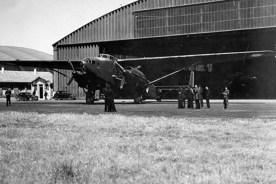 "Жюль Верн" был одним из вспомогательных бомбардировщиков Farman, которые изначально проектировались для перевозки грузов через Атлантику. 