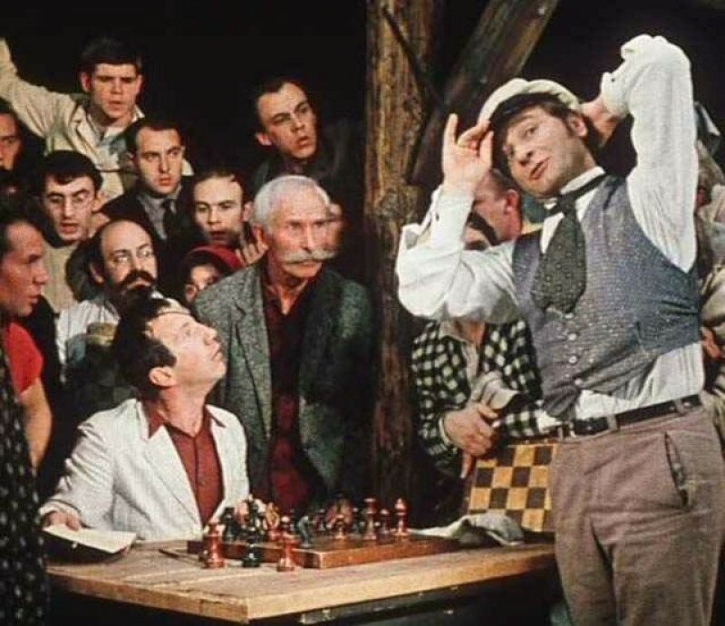 «12 стульев», Арчил Гомиашвили в роли Остапа Бендера. Изображение из открытых источников информации.