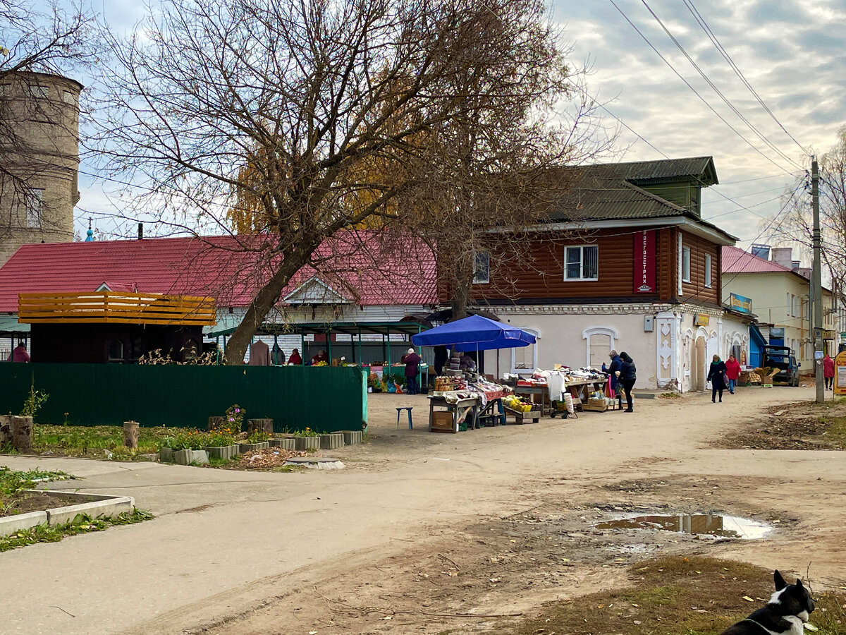 Почему стоит приехать в Воскресенское Нижегородской области: старые  дореволюционные дома и улицы | Под зонтиком | Дзен