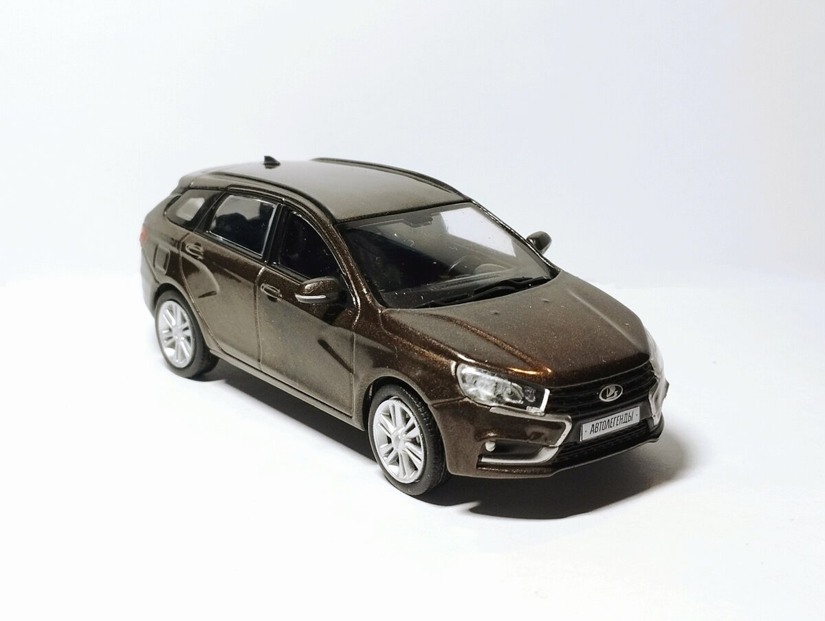 Lada Vesta SW Вид сбоку 