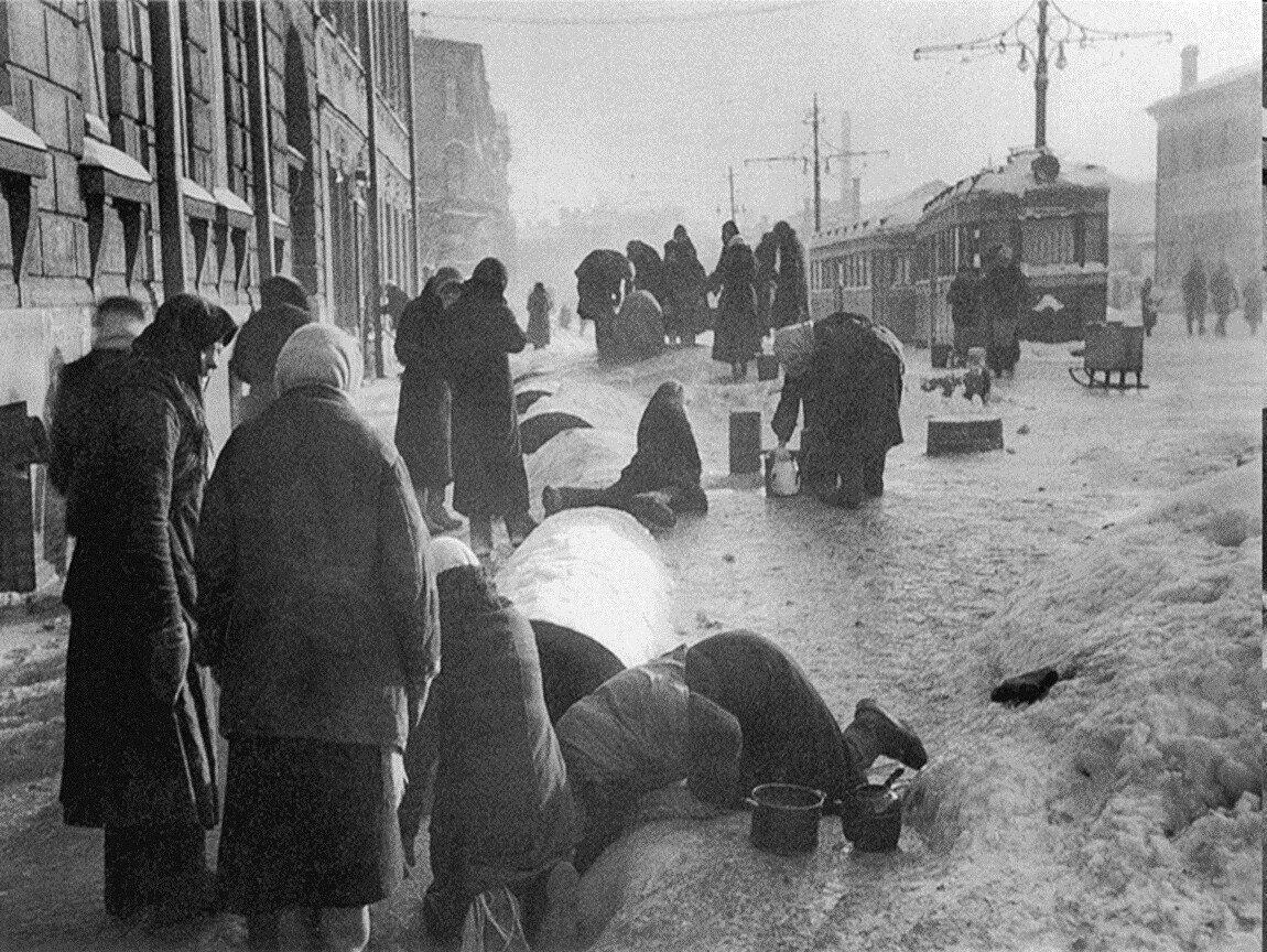 Блокада ленинграда фото военных лет с надписями