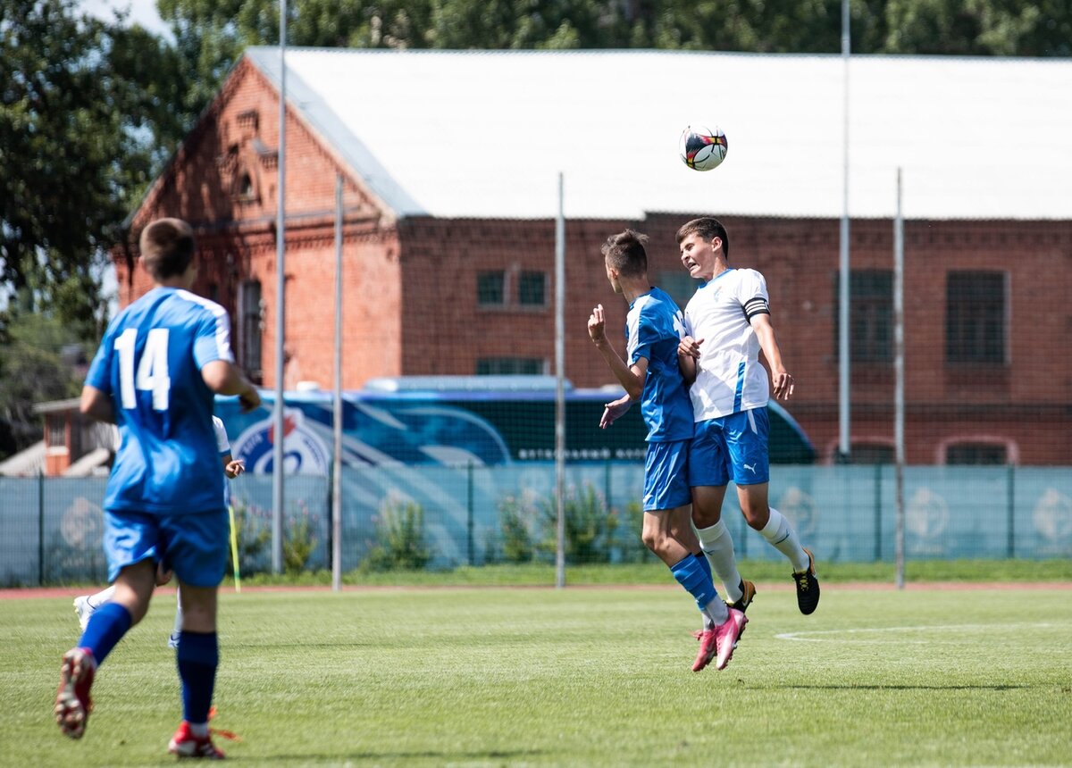 Факел зенит воронеж. Юфл 2008. Юфл 2008. Юфл приволжье до 16 лет рцпф нн игры. Стадион факел воронеж.