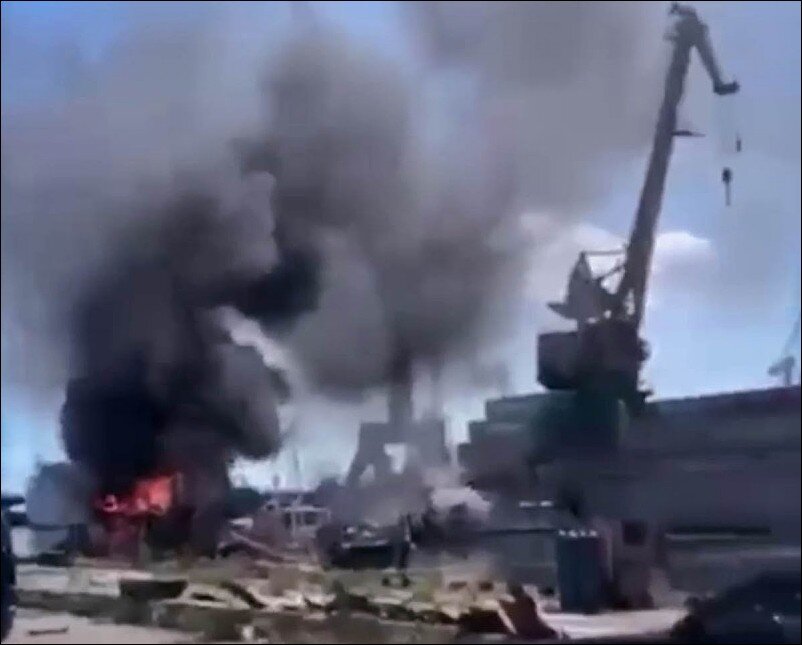 Нападение на порт. Ракетный удар по Одессе. Одесский порт после обстрела. Одесский порт ракетный удар. Атака на порт Одессы.