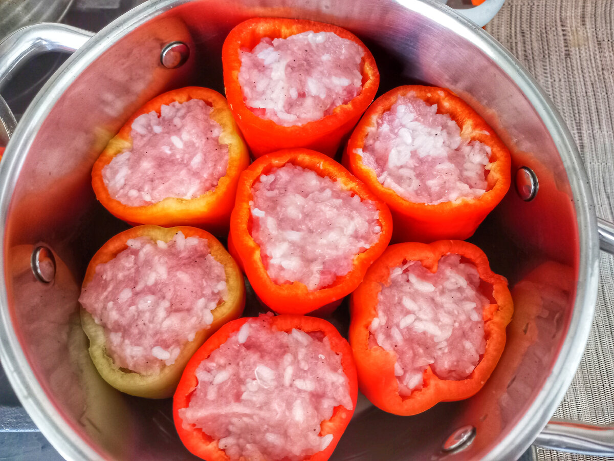 Добро пожаловать на мою кулинарную страничку! Фаршированные перцы с томатной пастой в кастрюле - это замечательное блюдо на обед или ужин.
