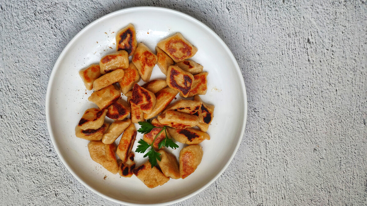 Готовые румяные ньокки-клецки