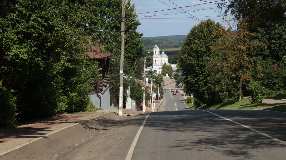 Улица Ленина (бывшая Калужская). Где-то там, за горизонтом - станция Тарусская