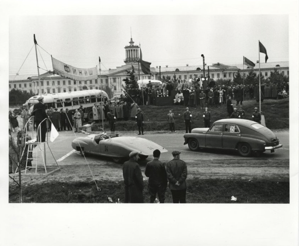 Второй раз на кольце: чемпионат СССР по автогонкам 1956 года | Мультимедиа  Арт Музей, Москва | Дзен