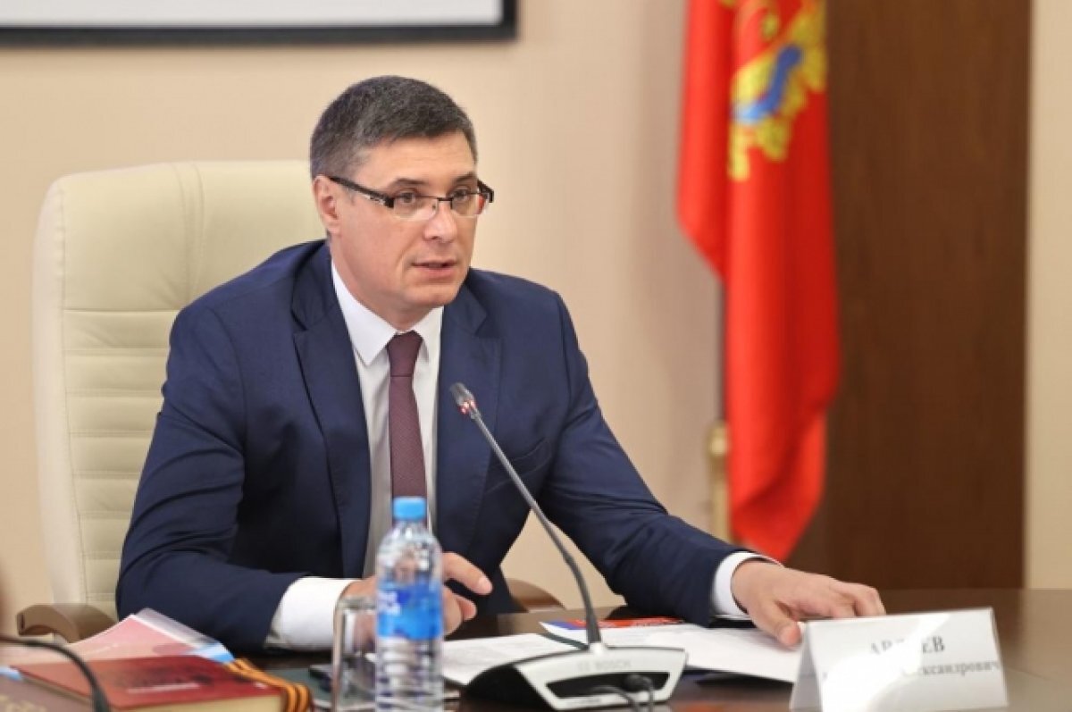    Губернатор Владимирской области дал 8 премий за патриотическое воспитание