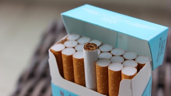    CC BY-SA 2.0 / Lindsay Fox / Pack of Cigarettes