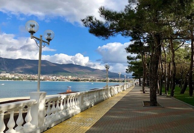 Прекрасная набережная города.