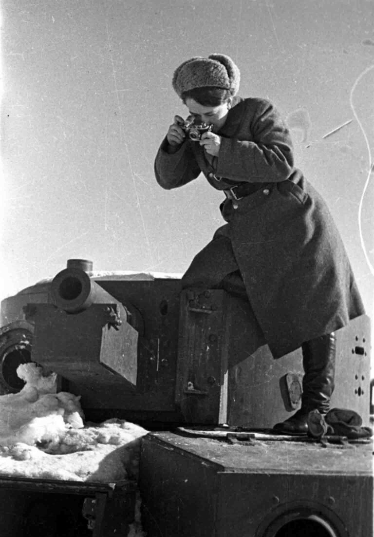 Фото военных корреспондентов великой отечественной войны World War II - Soviet T-28 tank and Natalia Bode War photo archive Дзен