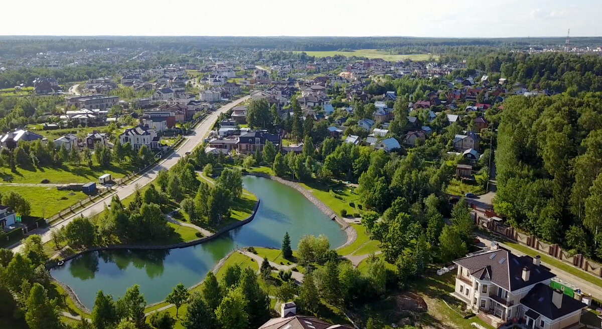 современный посёлок. Изображение с сайта rublevka-road.ru