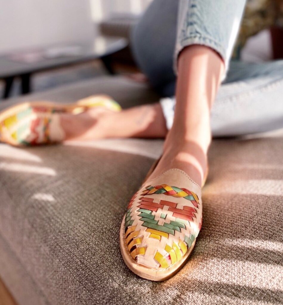 Хуарачи – самая удобная обувь на лето от Mexas, испанского бренда с мексиканскими корнями. Фото с сайта интернет-магазина бренда