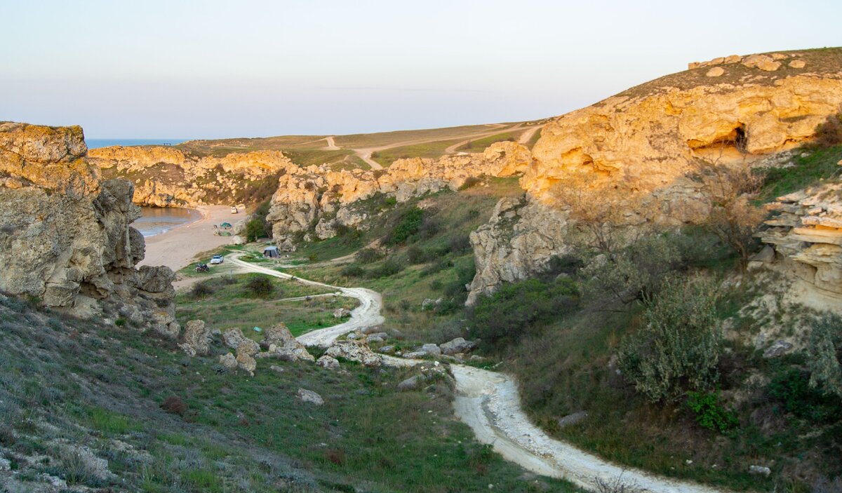 Спуск в Бухту Коровья