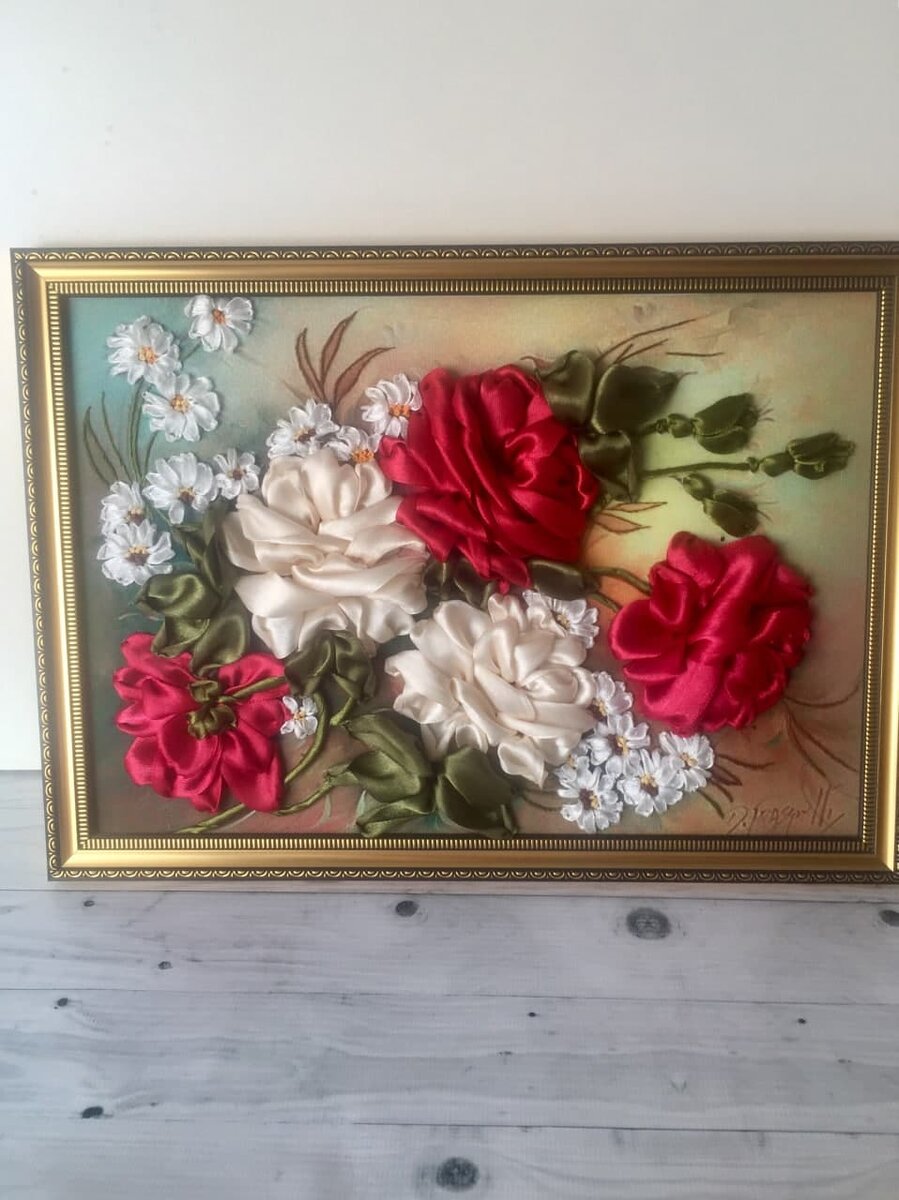 Картина вышитая лентами (эта работа и фото принадлежат автору канала "Творческое Рукоделие")