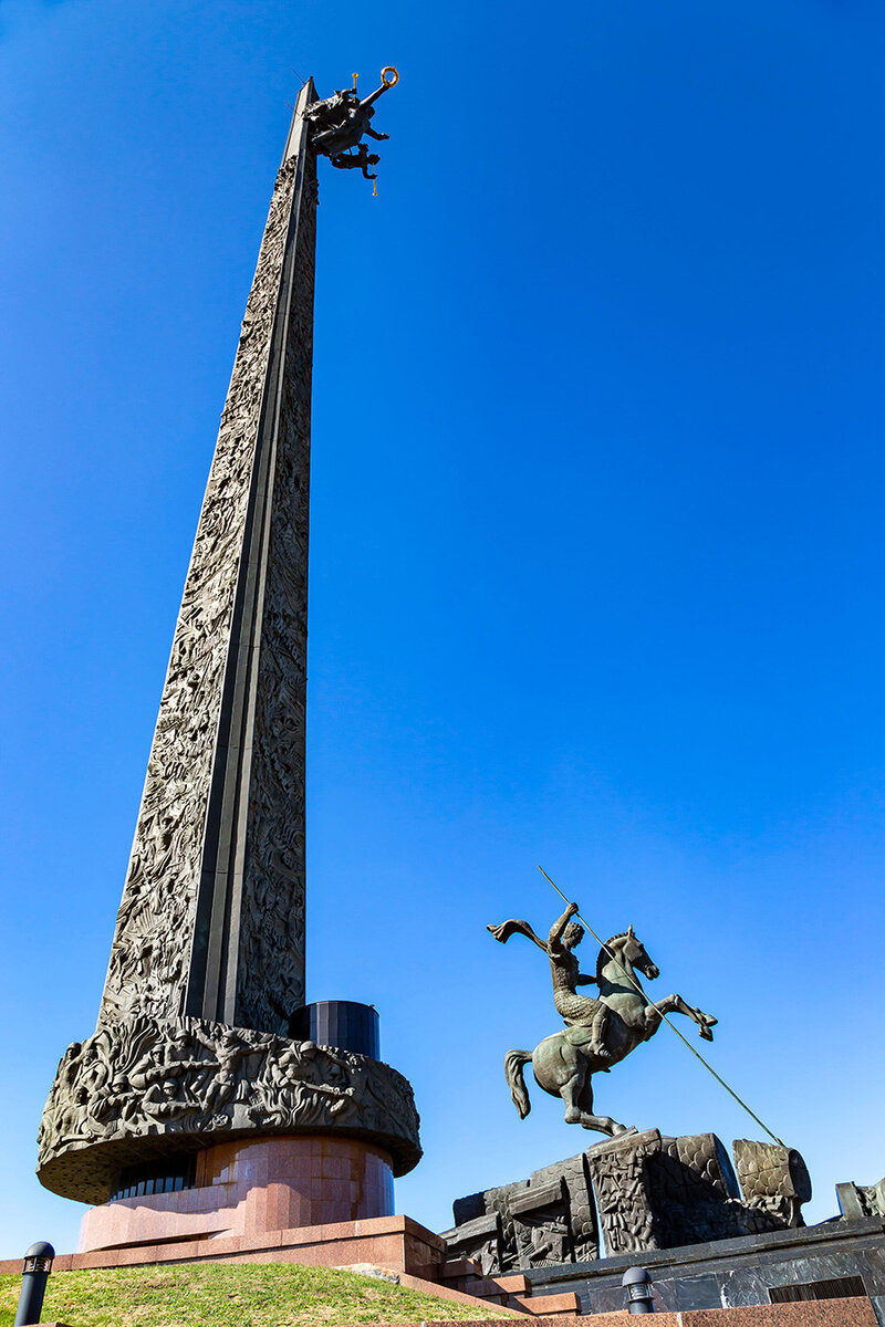 памятник победы в москве