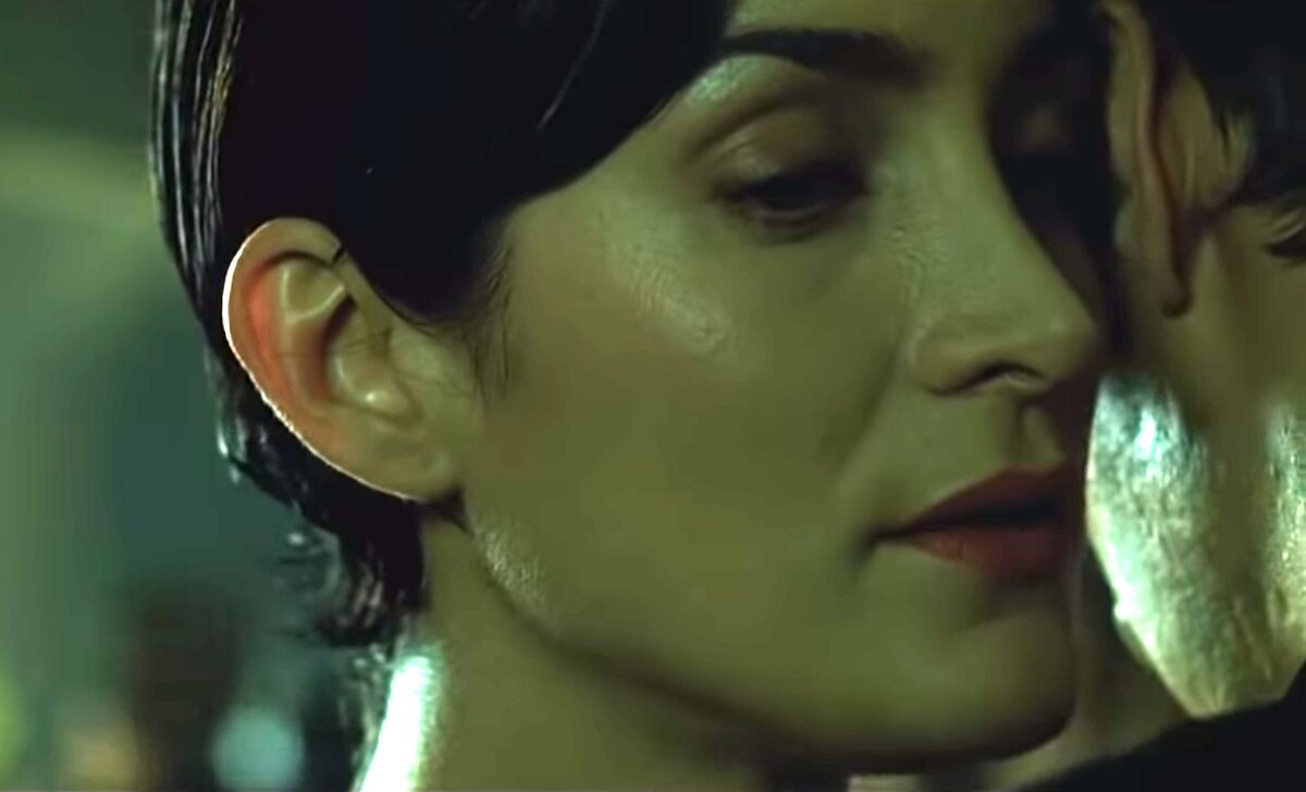 На заднем плане играет Роб Зомби, а затем Prodigy 