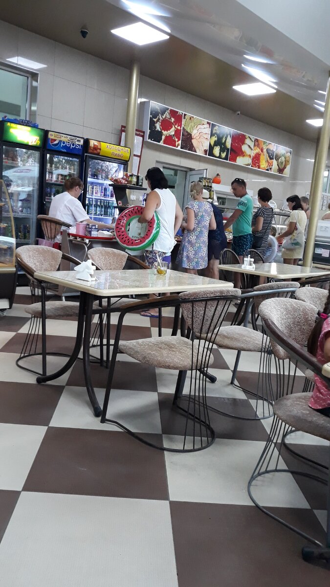В одной из столовых Анапы.