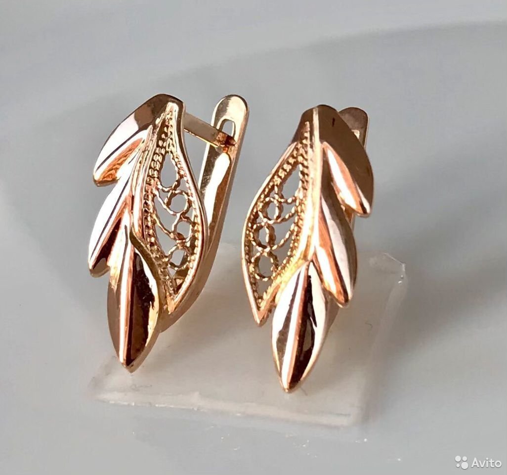 Серьги из золота. 