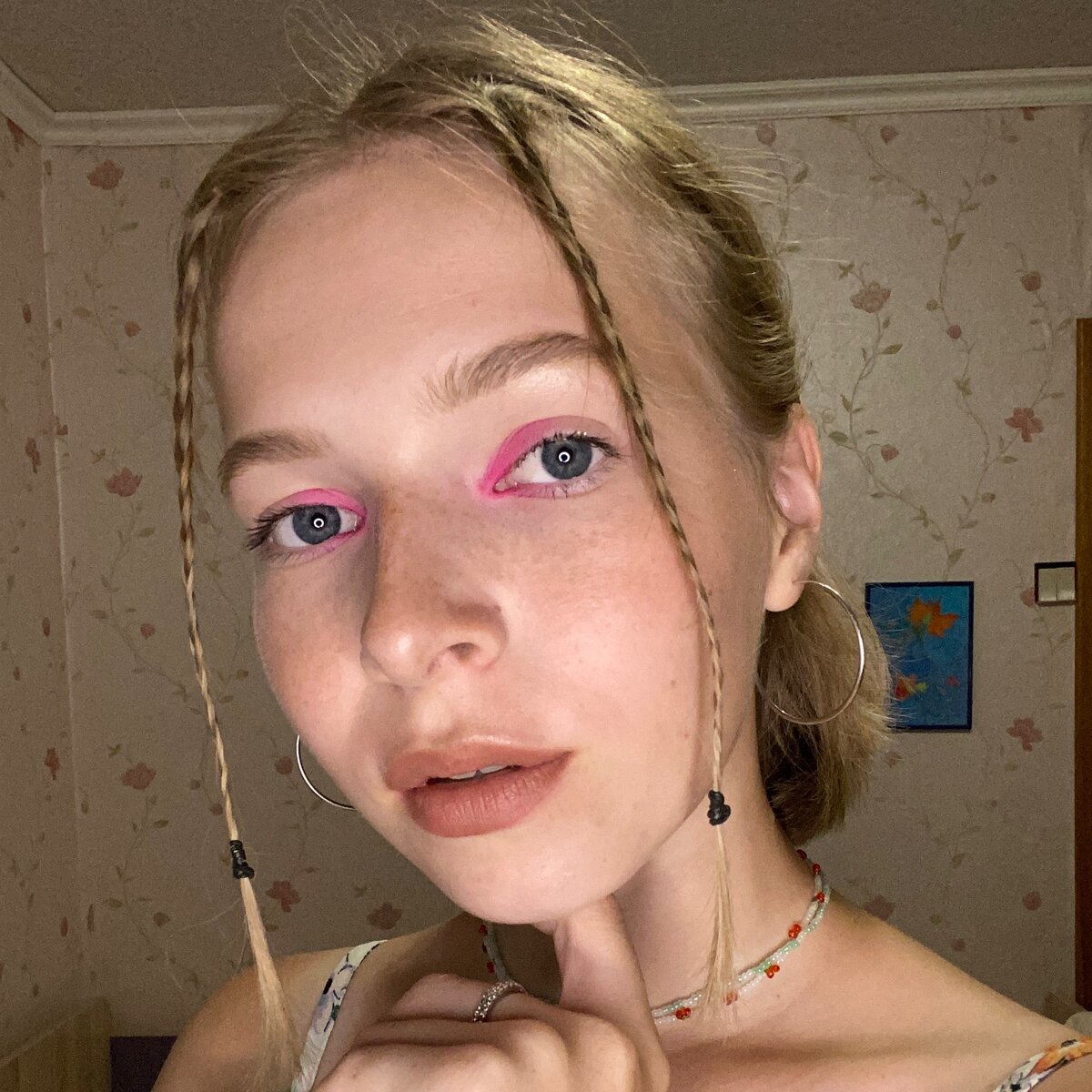 Акцент в макияже: "яркий уголок"