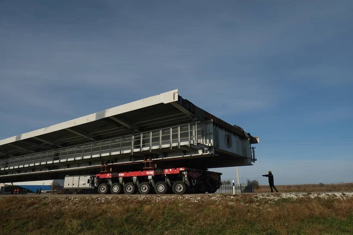     Новый пролет Крымского моста весом 300 тонн изготовили на стапельной площадке