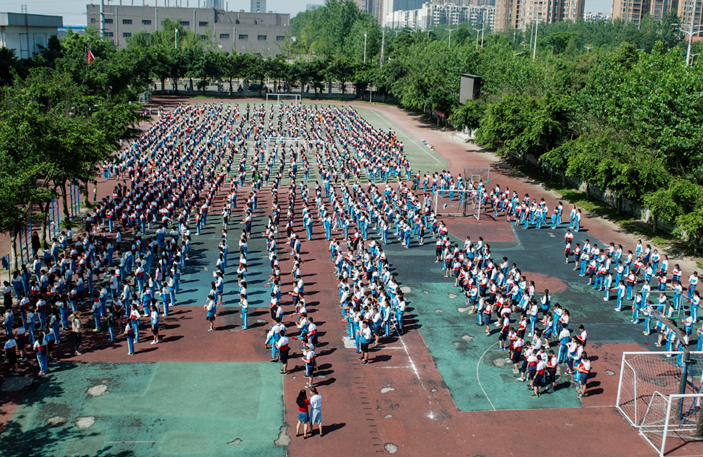 Обязательная разминка для всех классов. Фото: https://helen-i-rebyata.livejou rnal.com
