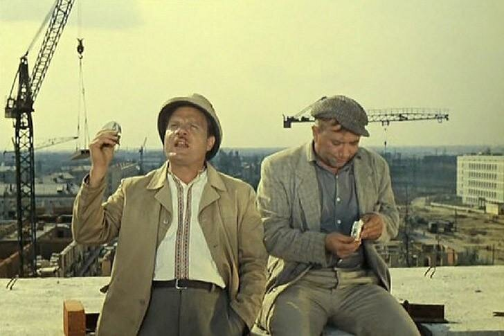 Кадр из фильма "Операция "Ы" и другие приключения Шурика", 1965 год. Режиссёр: Леонид Гайдай