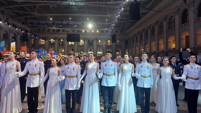    Международный благотворительный кадетский бал ©Анастасия Камышникова РИАМО