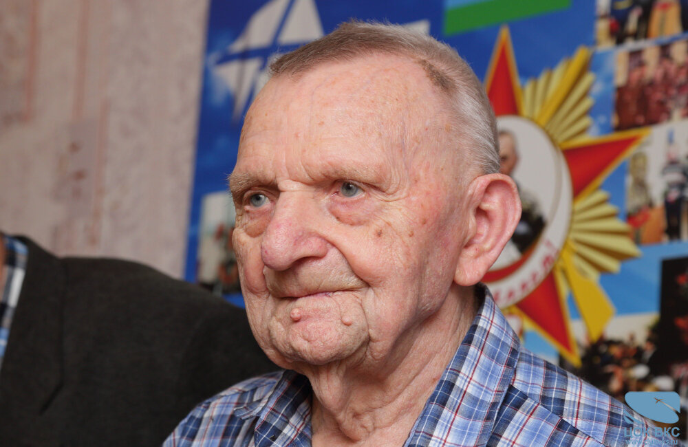 Представители Воздушно-космических сил поздравили с 95-летием ветерана Великой Отечественной войны Александра Михайловича Юрасова