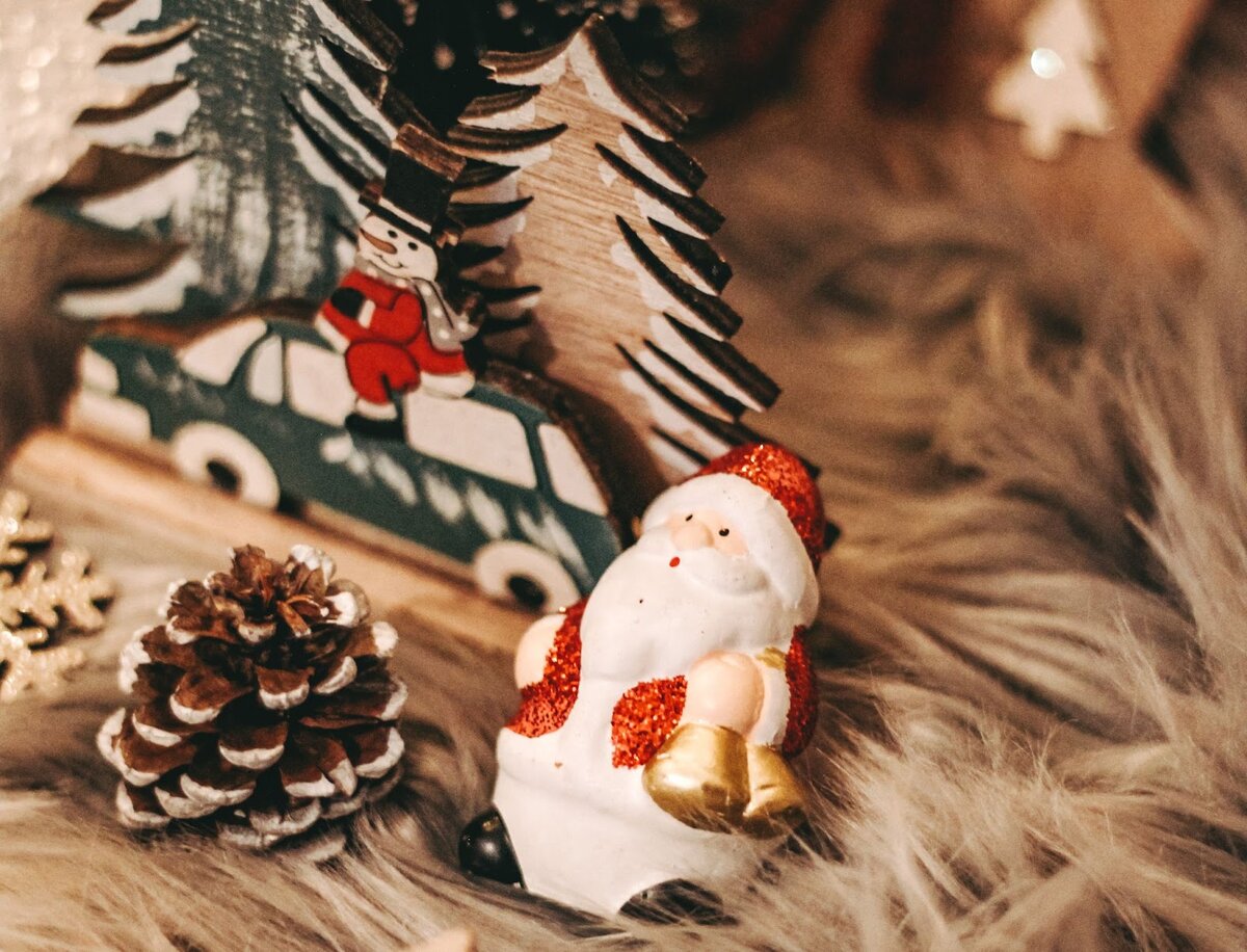 Разные стили украшения елки к Новому году