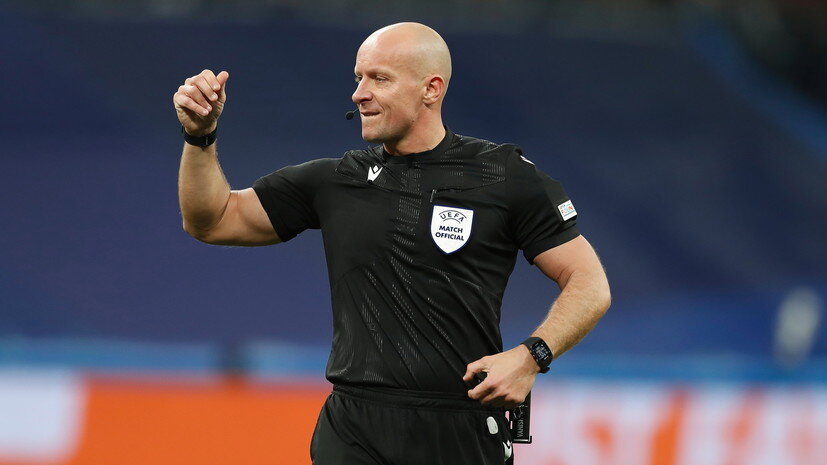     Польский арбитр Шимон Марциняк globallookpress.com Mutsu Kawamori