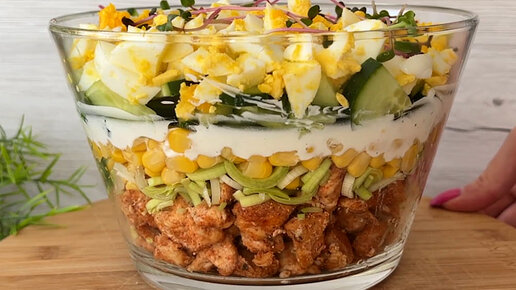 Слоеный салат «Нежность» с курицей, рецепт с фото пошагово и видео — luchistii-sudak.ru