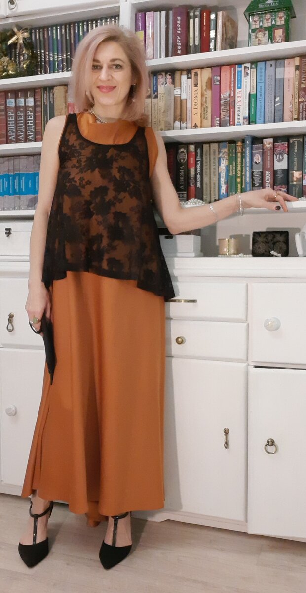 Топ и платье из секонд-хэнда.