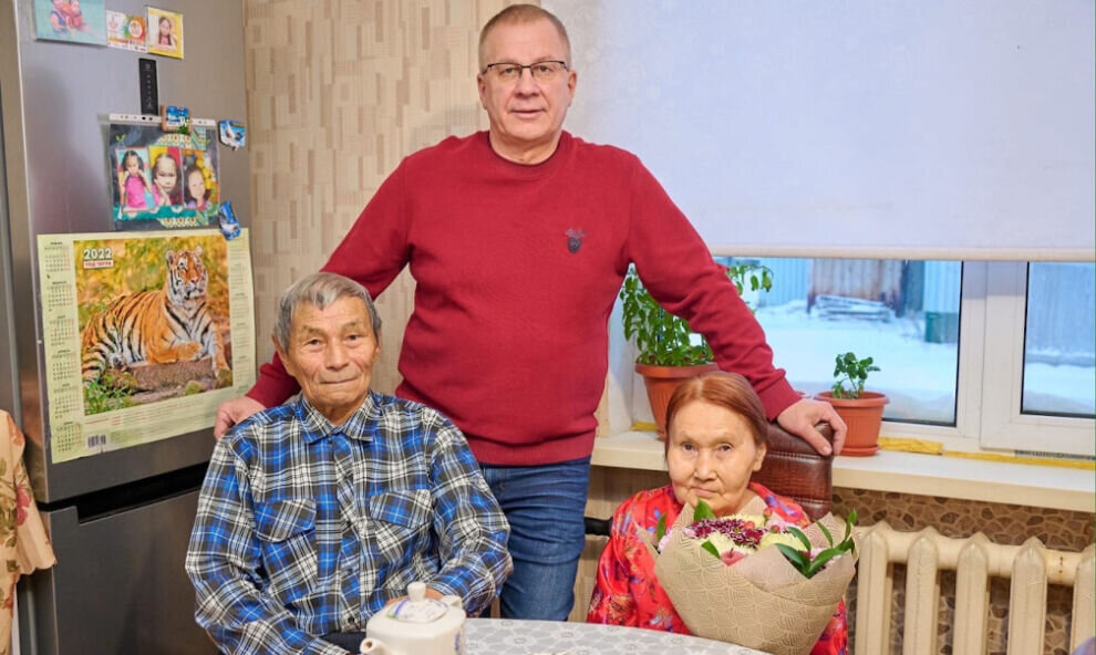    В Панаевске супругам вручили поздравление губернатора ЯНАО с полувековым юбилеем свадьбы